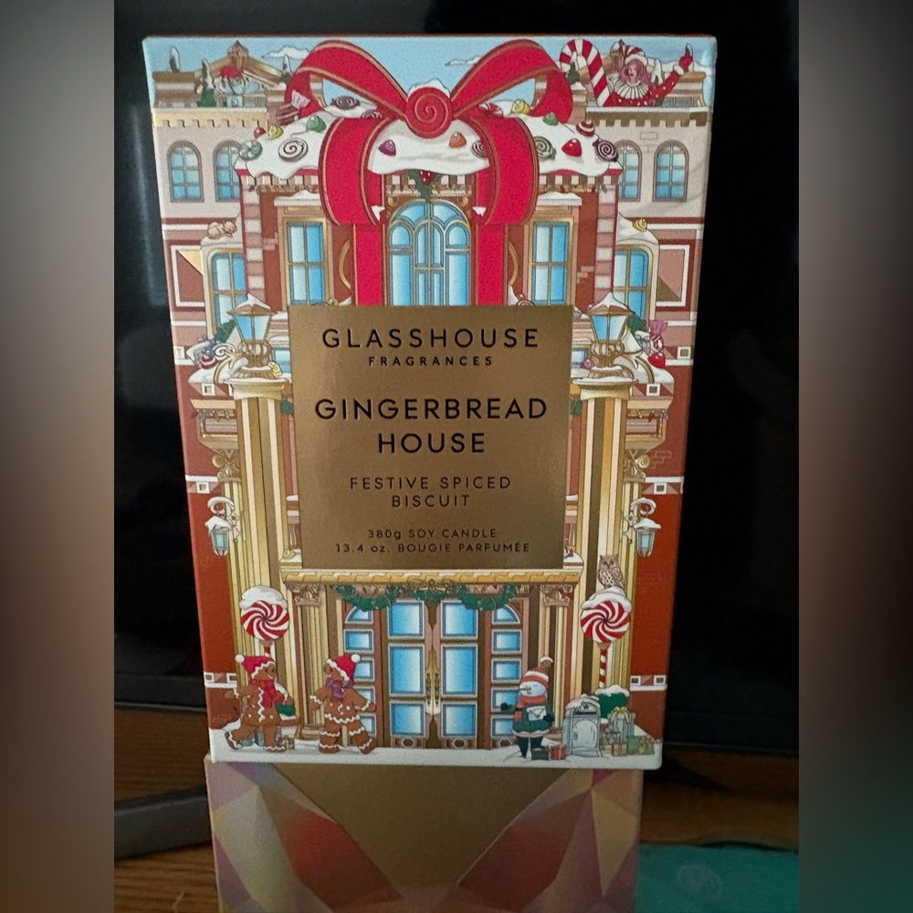 Glasshouse Fragrances Gingerbread House holiday candle luxury gourmand BNIB